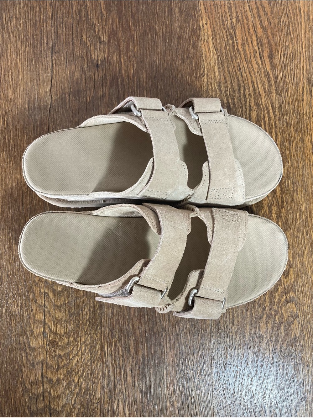 New Ugg Goldenstar Hi Slide Suede Platform Sandal Women’s Size 8 Sand - Picture 5 of 8